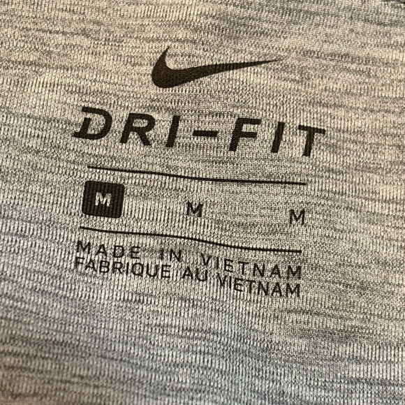 Nike Dri/Fit The Nike One Tight Fit Gray Form-Fitting 7/8 Leggings size M NWT - Picture 8 of 14